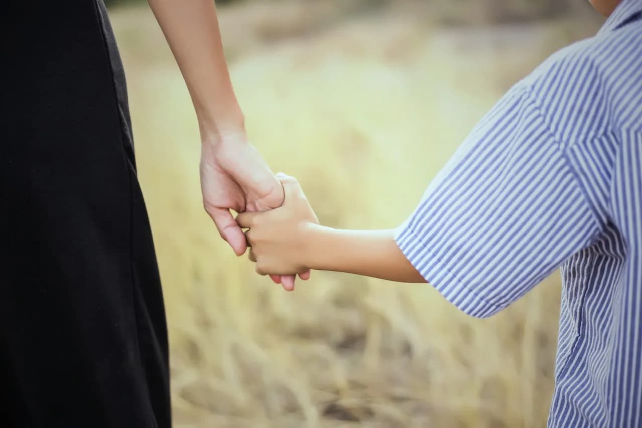 Dom samotnej matki: Jak się dostać? Krok po kroku dla matek